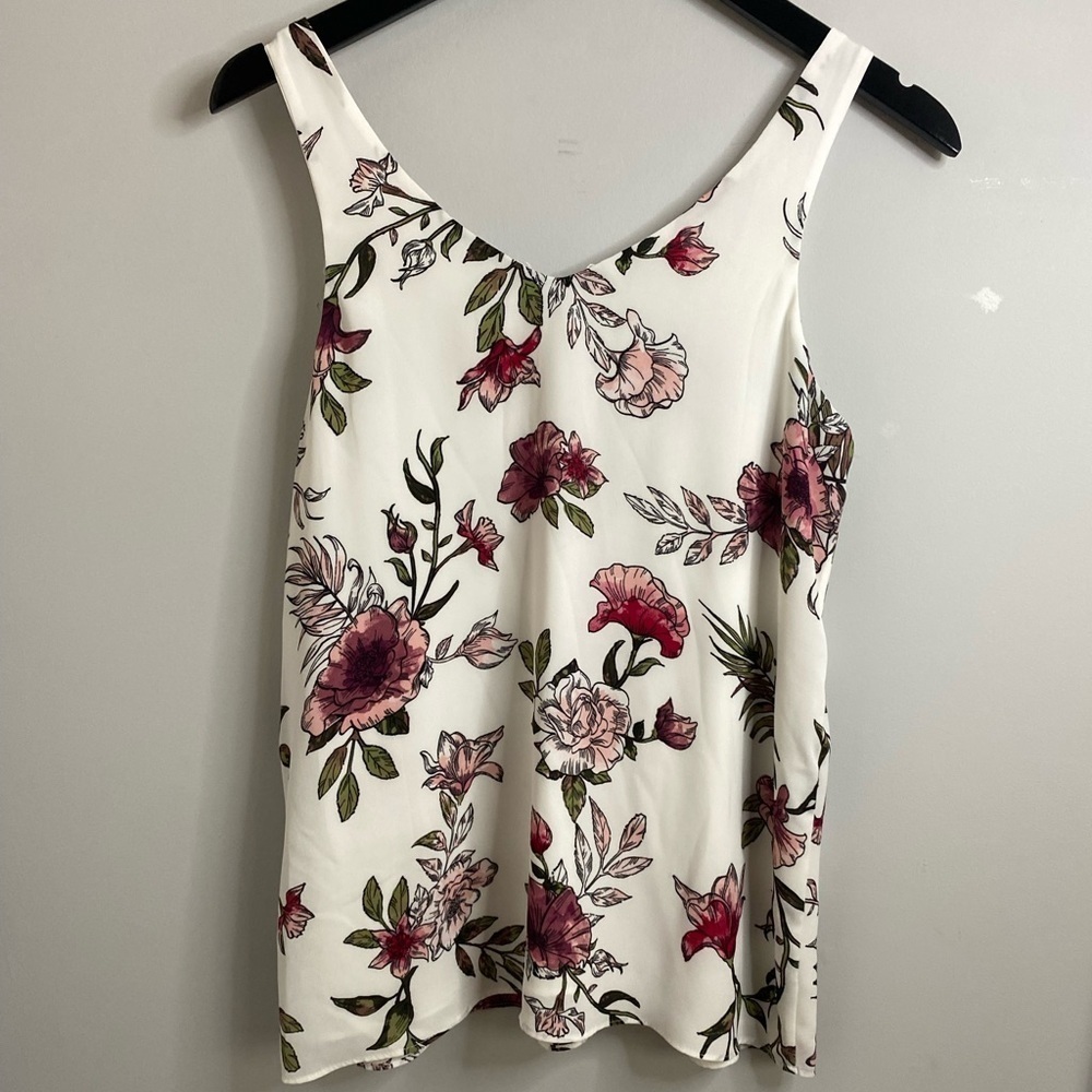💚 RW Essentials white floral print tank style top - small
